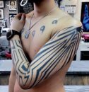 ブラックワークタトゥー・ブラックアウトタトゥー