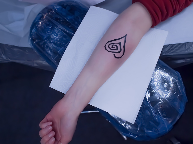 ワンポイント　ハート　タトゥー　東京