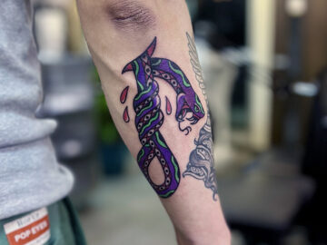 トラッド　ヘビ　カラー　タトゥー　東京
