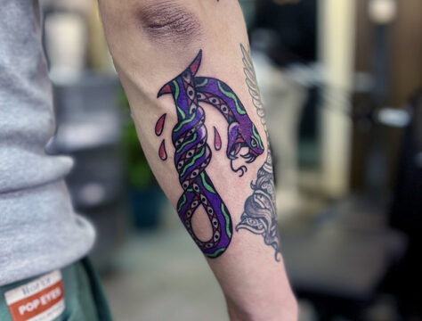 トラッド　ヘビ　カラー　タトゥー　東京