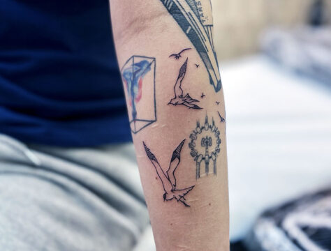 ワンポイント カモメ タトゥー 東京