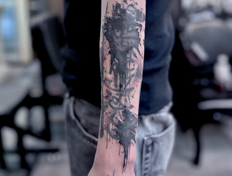 ブラックワーク　カバーアップ　インク　タトゥー　東京