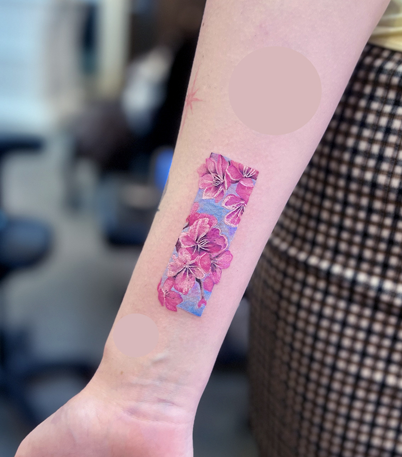 ワンポイント　カラー　桜　タトゥー　東京