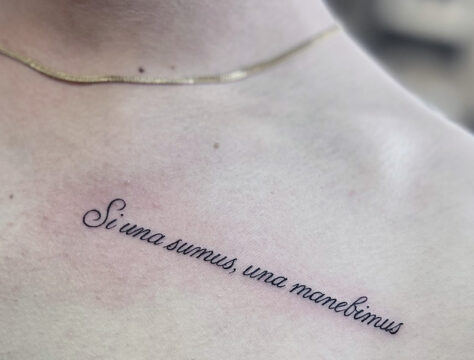 ファインライン　レタリング　鎖骨　タトゥー　東京