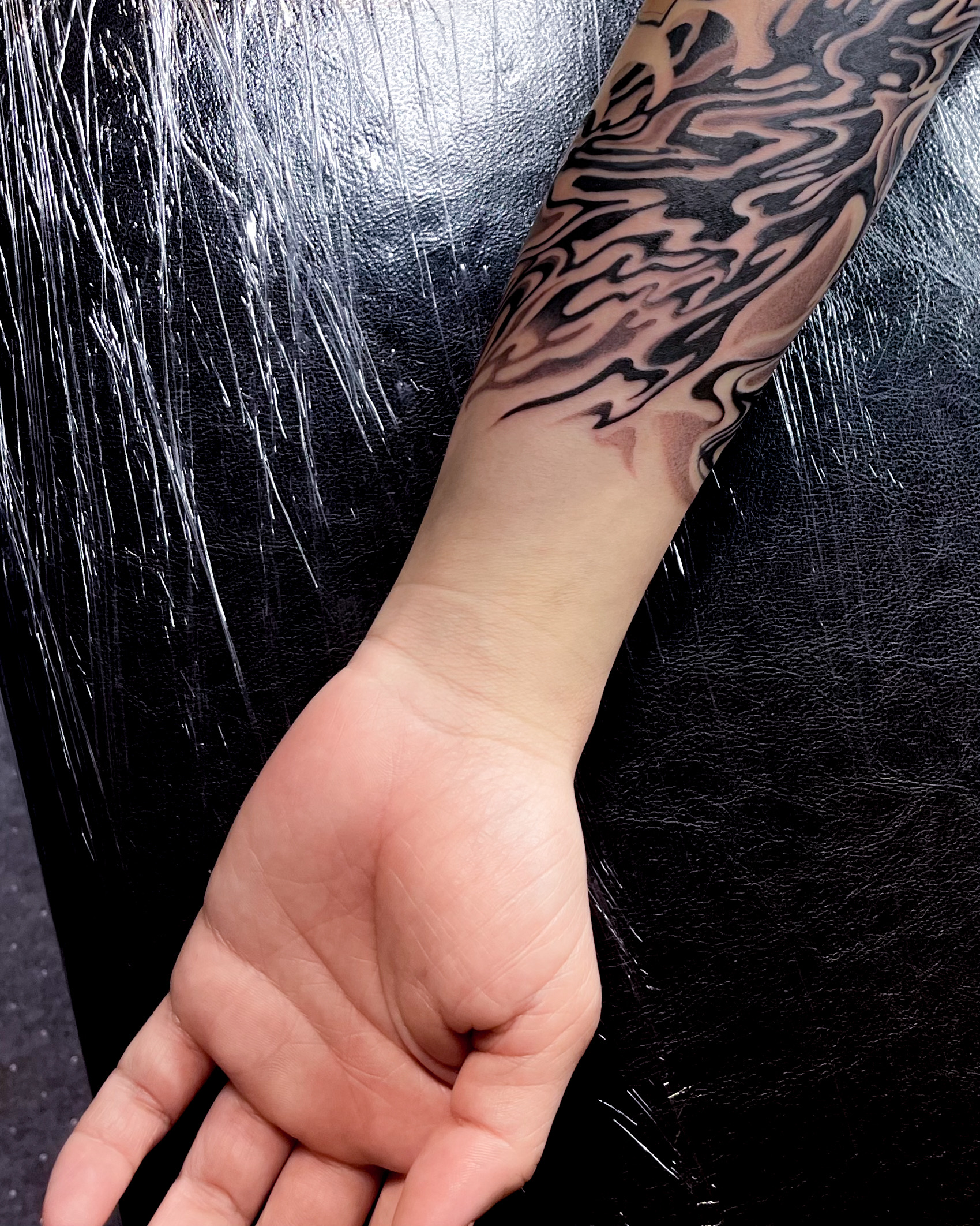 背景　マーブル　タトゥー　東京