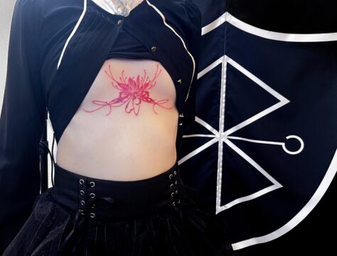 彼岸花 胸下 タトゥー 東京