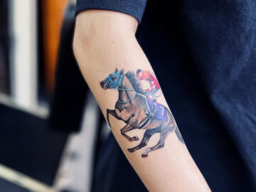 ワンポイント　リアル　馬　タトゥー　東京