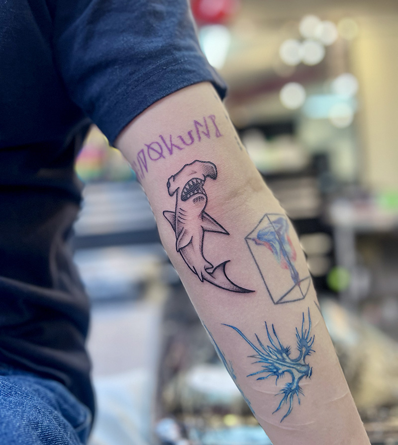 ワンポイント　サメ　タトゥー　東京